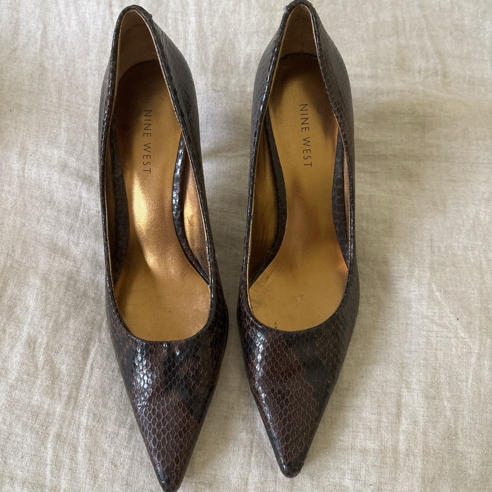 Nine West Brown Snakeskin Pumps